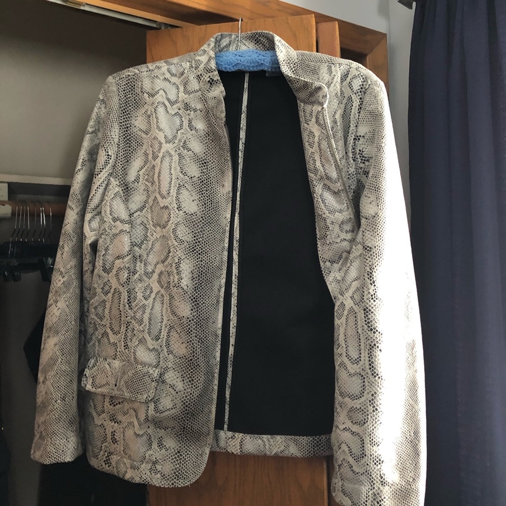 ALFRED DUNNER SNAKE SKIN PRINT JACKET